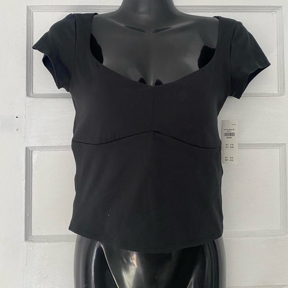 HOLLISTER BRAND NEW WITH TAGS THREE PIECE BUNDLE MEDIUM - Picture 4 of 10